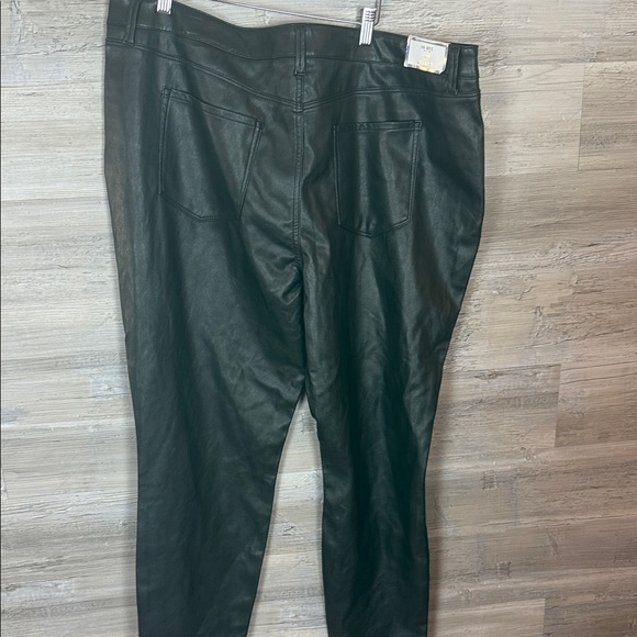 Tinseltown Women Black Leather Pants - Picture 6 of 7